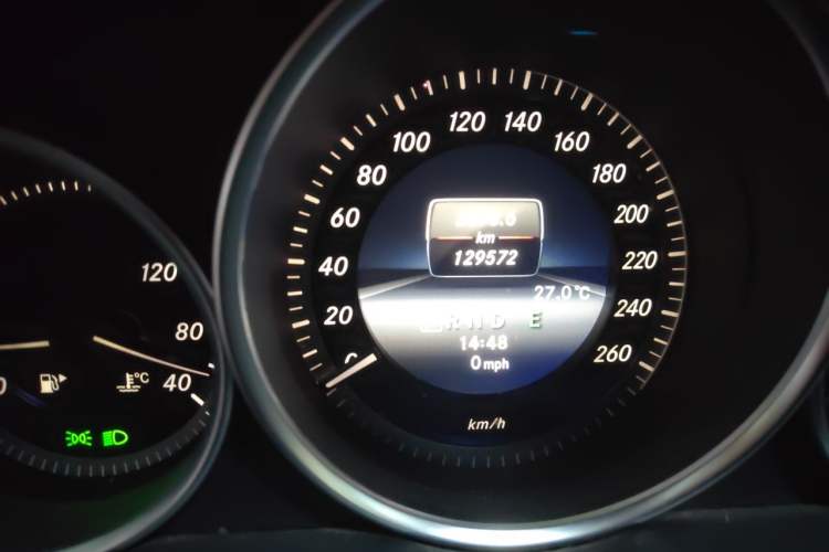 Used Mercedes-Benz C-Class 2013 C 180 Classic Grand Edition Odometer Close Up