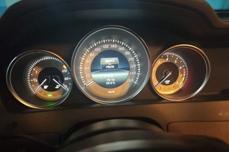 Used Mercedes-Benz C-Class 2013 C 260 Elegant Grand Edition Odometer Close Up