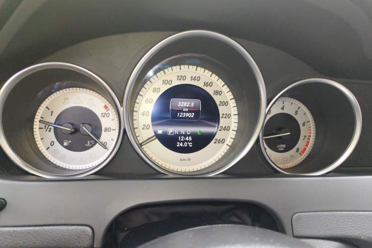 Used Mercedes-Benz C-Class 2013 C 260 CGI Fashion Model Odometer Close Up