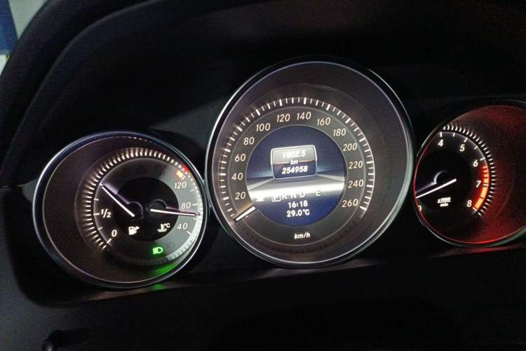 Used Mercedes-Benz C-Class 2013 C 300 Sport Grand Edition Odometer Close Up