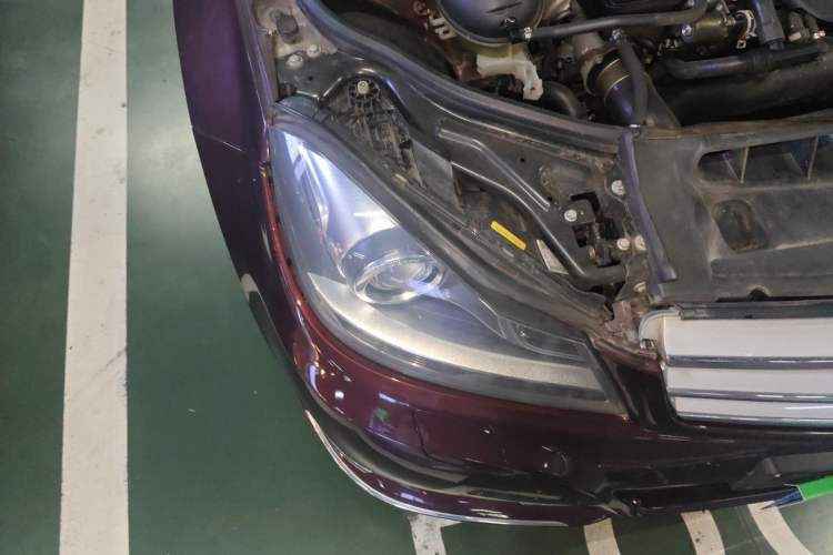Used Mercedes-Benz C-Class 2013 C 260 CGI Fashion Model Right Front Headlight