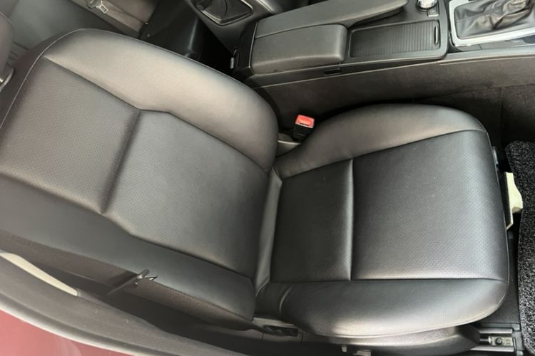 Used Mercedes-Benz C-Class 2013 C 180 Classic Grand Edition Right Front Seat