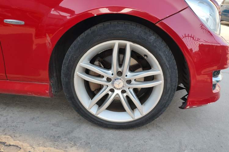Used Mercedes-Benz C-Class 2013 C 180 Classic Grand Edition Right Front Wheel Hub