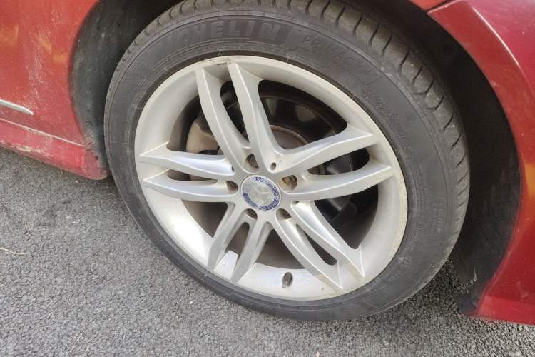 Used Mercedes-Benz C-Class 2013 C 260 CGI Elegant Model Right Front Wheel Hub