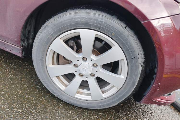 Used Mercedes-Benz C-Class 2013 C 180 CGI Classic Right Front Wheel Hub