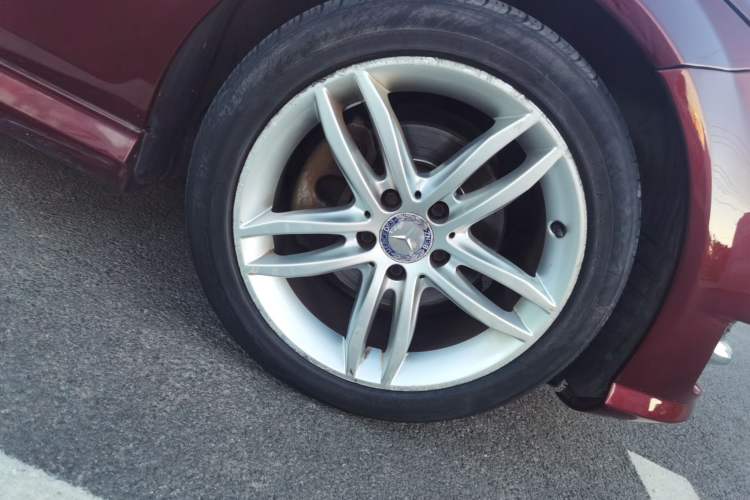 Used Mercedes-Benz C-Class 2013 C 180 Classic Grand Edition Right Front Wheel Hub