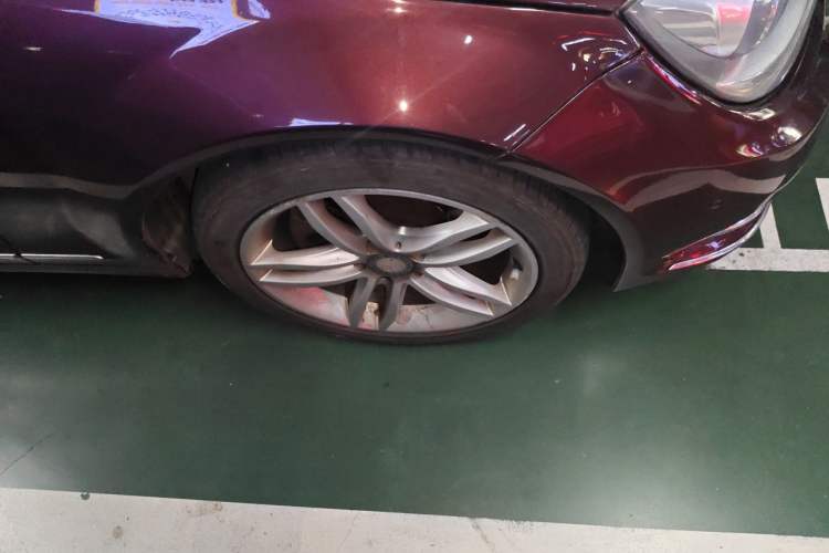 Used Mercedes-Benz C-Class 2013 C 260 CGI Fashion Model Right Front Wheel Hub