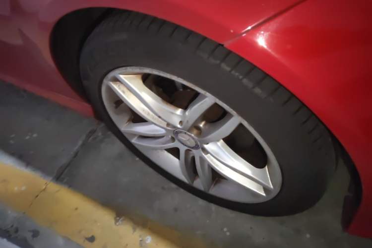 Used Mercedes-Benz C-Class 2013 C 180 Classic Grand Edition Right Front Wheel Hub
