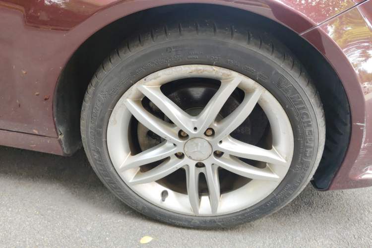 Used Mercedes-Benz C-Class 2013 C 260 CGI Fashion Model Right Front Wheel Hub
