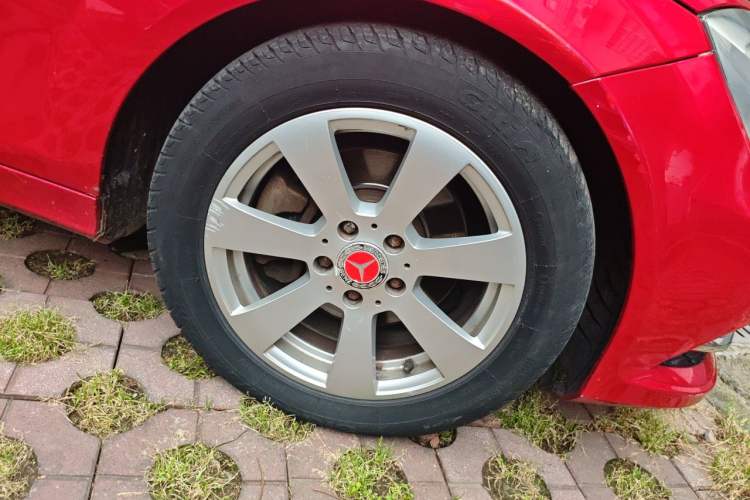 Used Mercedes-Benz C-Class 2013 C 180 CGI Classic Right Front Wheel Hub
