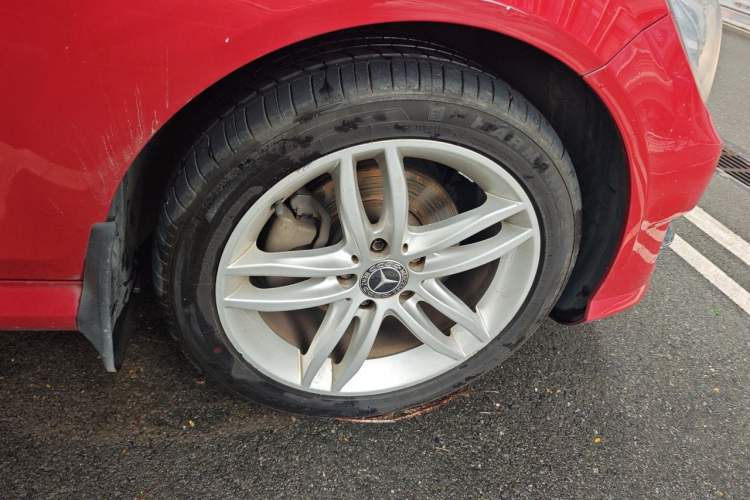 Used Mercedes-Benz C-Class 2013 C 180 Classic Grand Edition Right Front Wheel Hub