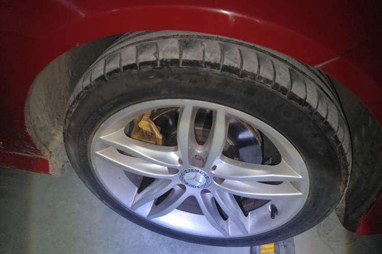 Used Mercedes-Benz C-Class 2013 C 260 CGI Elegant Model Right Front Wheel Hub