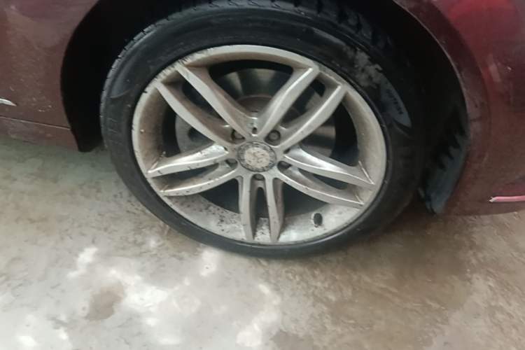 Used Mercedes-Benz C-Class 2013 C 260 CGI Fashion Model Right Front Wheel Hub