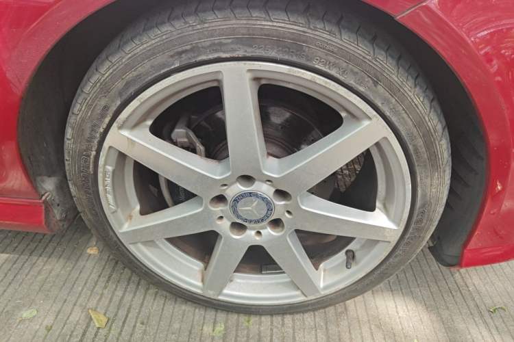 Used Mercedes-Benz C-Class 2013 C 180 Coupe Right Front Wheel Hub