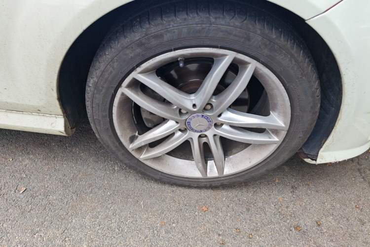 Used Mercedes-Benz C-Class 2013 C 180 Classic Grand Edition Right Front Wheel Hub
