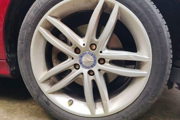 Used Mercedes-Benz C-Class 2013 C 260 CGI Elegant Model Right Front Wheel Hub
