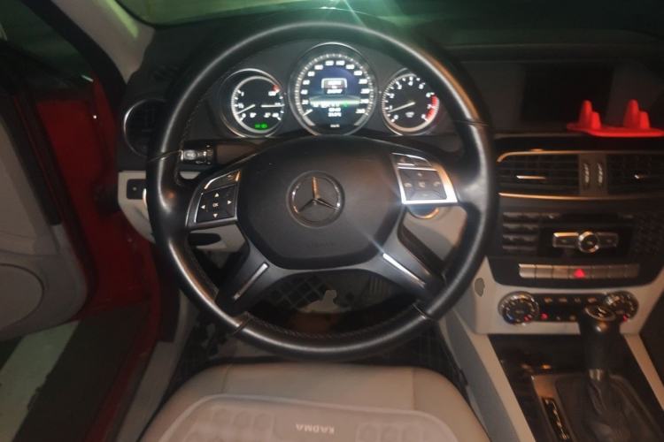 Used Mercedes-Benz C-Class 2013 C 180 CGI Classic Steering Wheel