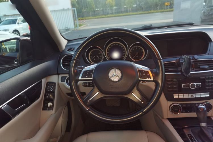 Used Mercedes-Benz C-Class 2013 C 180 Classic Grand Edition Steering Wheel