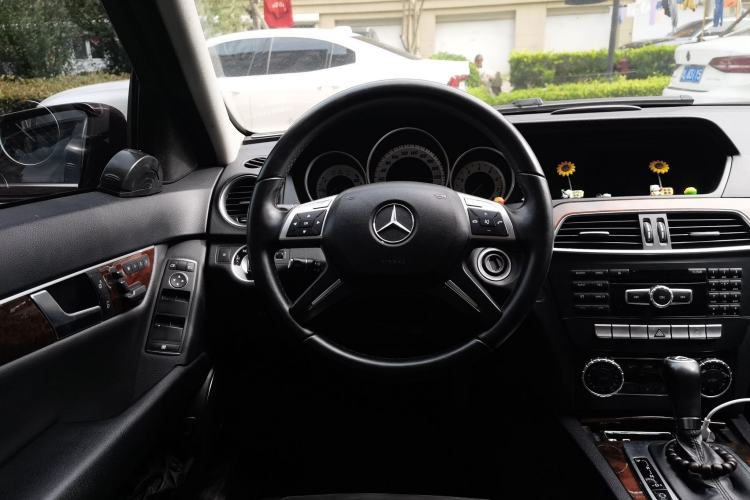 Used Mercedes-Benz C-Class 2013 C 260 Elegant Grand Edition Steering Wheel