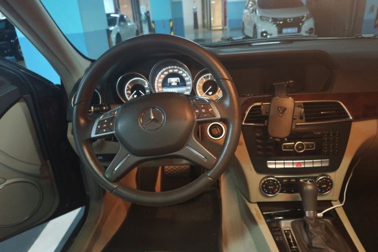 Used Mercedes-Benz C-Class 2013 C 260 Elegant Grand Edition Steering Wheel