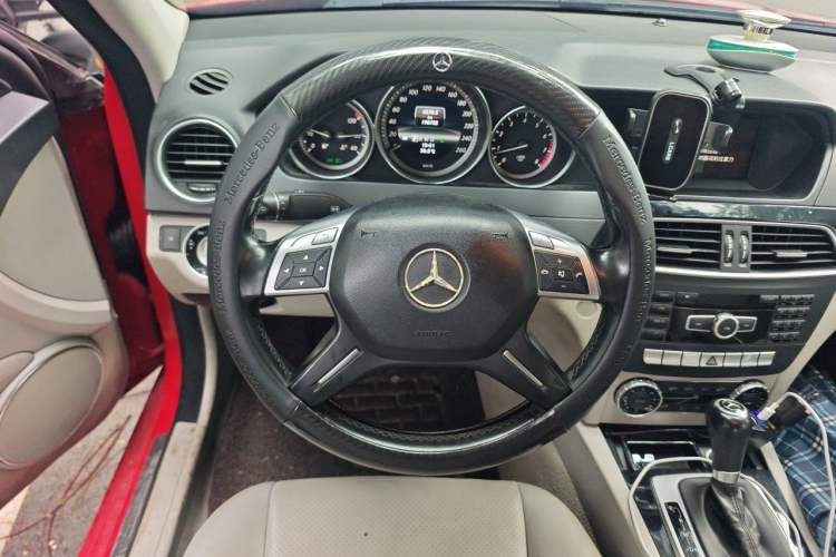 Used Mercedes-Benz C-Class 2013 C 180 Classic Grand Edition Steering Wheel