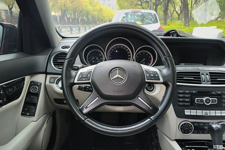 Used Mercedes-Benz C-Class 2013 C 180 CGI Classic Steering Wheel