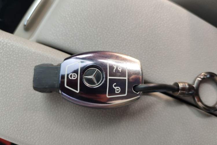 Used Mercedes-Benz C-Class 2013 C 180 Classic Grand Edition Vehicle Key