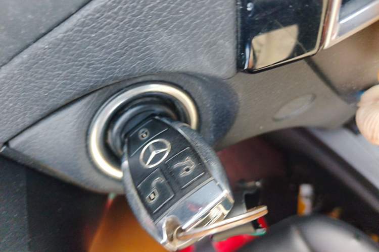 Used Mercedes-Benz C-Class 2013 C 180 CGI Classic Vehicle Key