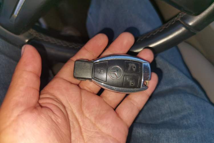 Used Mercedes-Benz C-Class 2013 C 180 Classic Grand Edition Vehicle Key