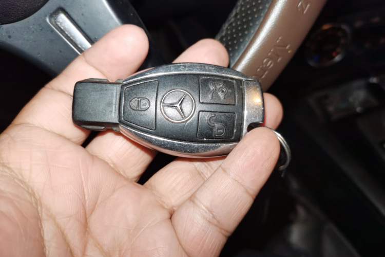 Used Mercedes-Benz C-Class 2013 C 180 Classic Grand Edition Vehicle Key