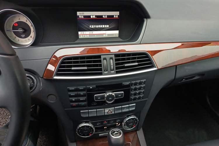 Used Mercedes-Benz C-Class 2013 C 260 CGI Elegant Model Audio And AC Panel