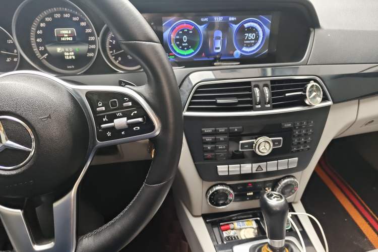 Used Mercedes-Benz C-Class 2013 C 180 Classic Grand Edition Audio And AC Panel