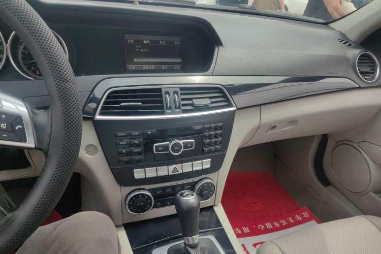 Used Mercedes-Benz C-Class 2013 C 180 Classic Grand Edition Audio And AC Panel