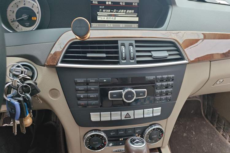 Used Mercedes-Benz C-Class 2013 C 260 CGI Elegant Model Audio And AC Panel