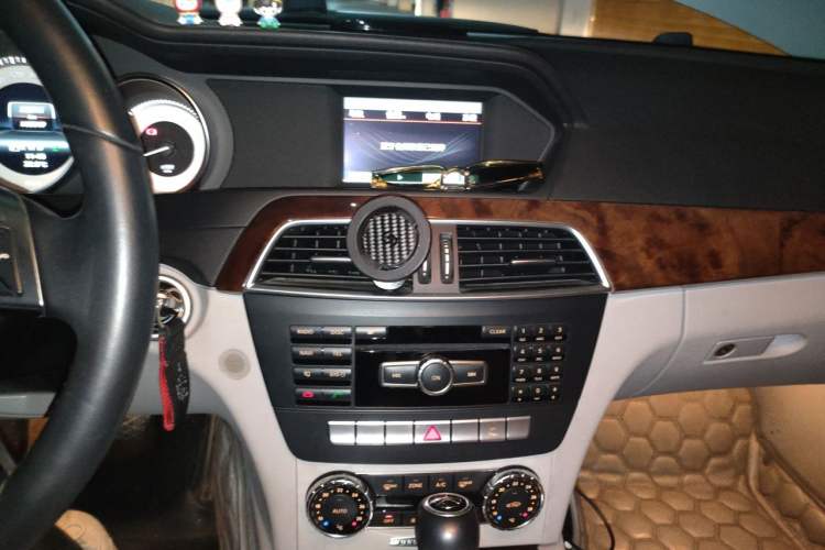 Used Mercedes-Benz C-Class 2013 C 260 CGI Elegant Model Audio And AC Panel