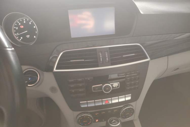 Used Mercedes-Benz C-Class 2013 C 180 Classic Grand Edition Audio And AC Panel