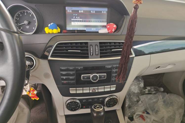 Used Mercedes-Benz C-Class 2013 C 180 Classic Grand Edition Audio And AC Panel