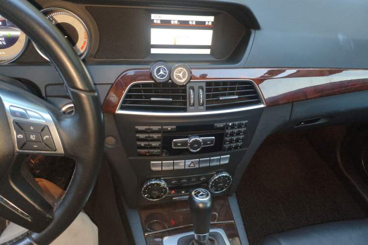 Used Mercedes-Benz C-Class 2013 C 260 CGI Elegant Model Audio And AC Panel