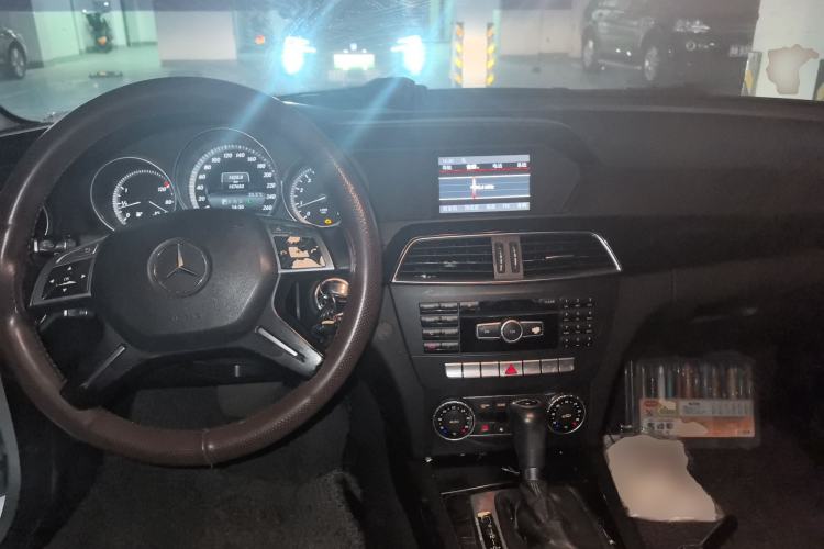 Used Mercedes-Benz C-Class 2013 C 180 Classic Grand Edition Center Console