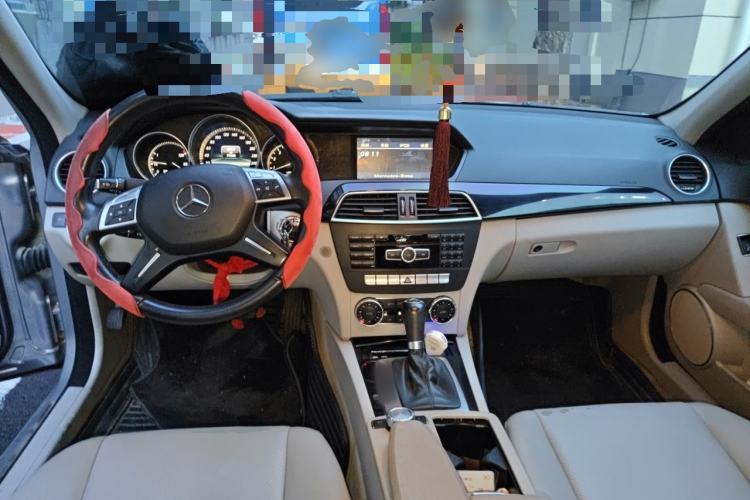 Used Mercedes-Benz C-Class 2013 C 180 CGI Classic Center Console