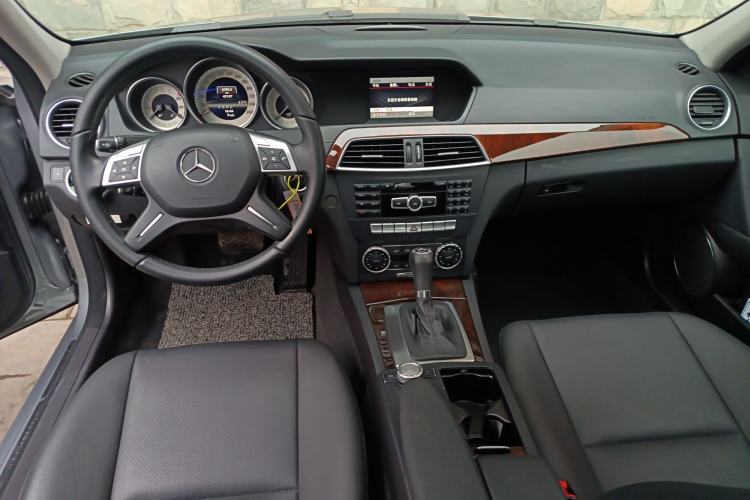 Used Mercedes-Benz C-Class 2013 C 260 CGI Elegant Model Center Console