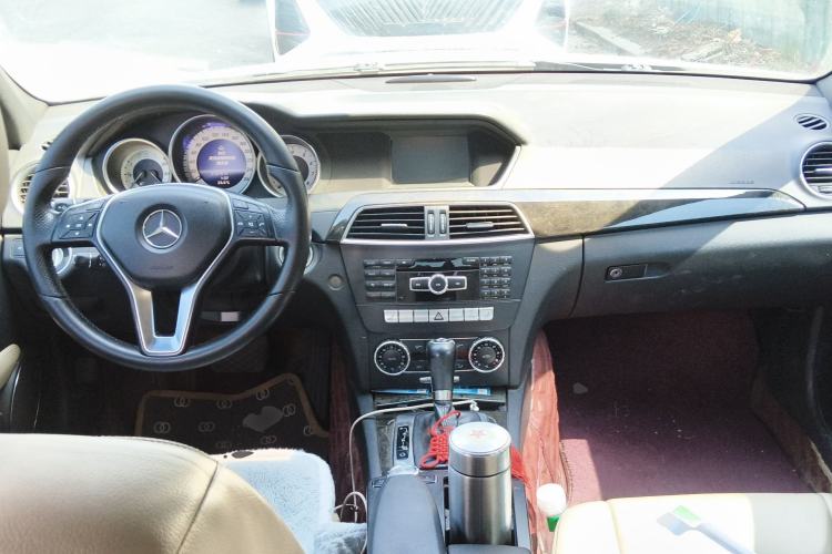 Used Mercedes-Benz C-Class 2013 C 260 CGI Fashion Model Center Console