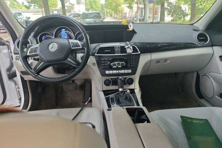 Used Mercedes-Benz C-Class 2013 C 180 CGI Classic Center Console