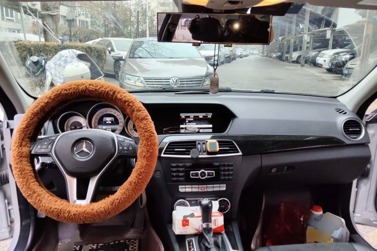 Used Mercedes-Benz C-Class 2013 C 260 CGI Fashion Model Center Console