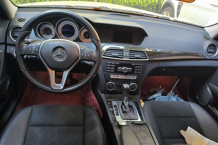 Used Mercedes-Benz C-Class 2013 C 260 Fashion Edition Grand Edition Center Console