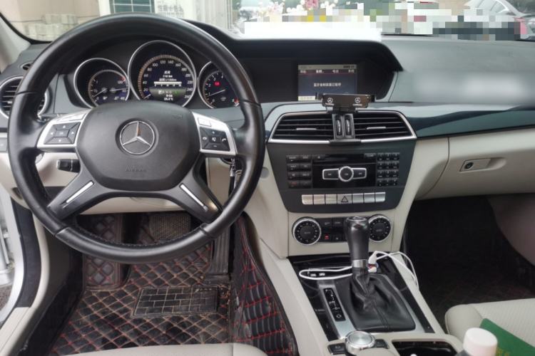 Used Mercedes-Benz C-Class 2013 C 180 Classic Grand Edition Center Console