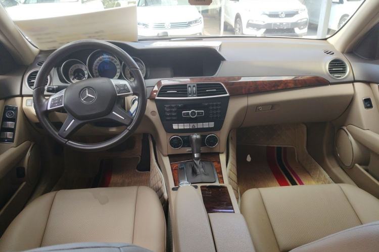 Used Mercedes-Benz C-Class 2013 C 260 CGI Elegant Model Center Console