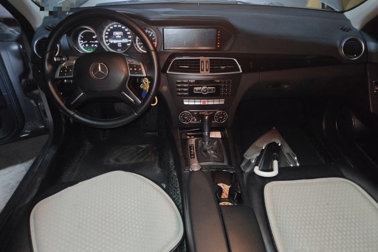 Used Mercedes-Benz C-Class 2013 C 180 CGI Classic Center Console