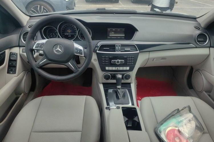 Used Mercedes-Benz C-Class 2013 C 180 Classic Grand Edition Center Console