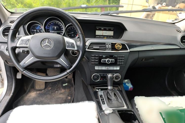 Used Mercedes-Benz C-Class 2013 C 180 Classic Grand Edition Center Console